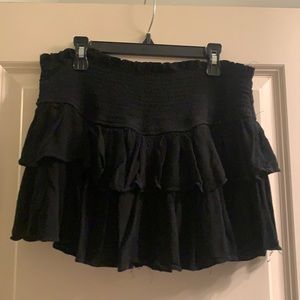 trendy black ruffle skort